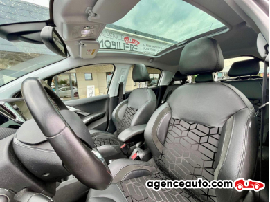 Peugeot 208 — 10