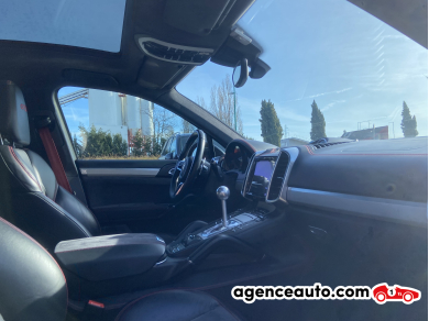 Porsche Cayenne — 12